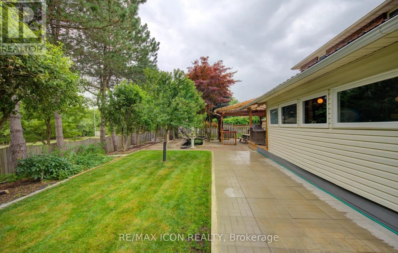 531 SANDBROOKE COURT
