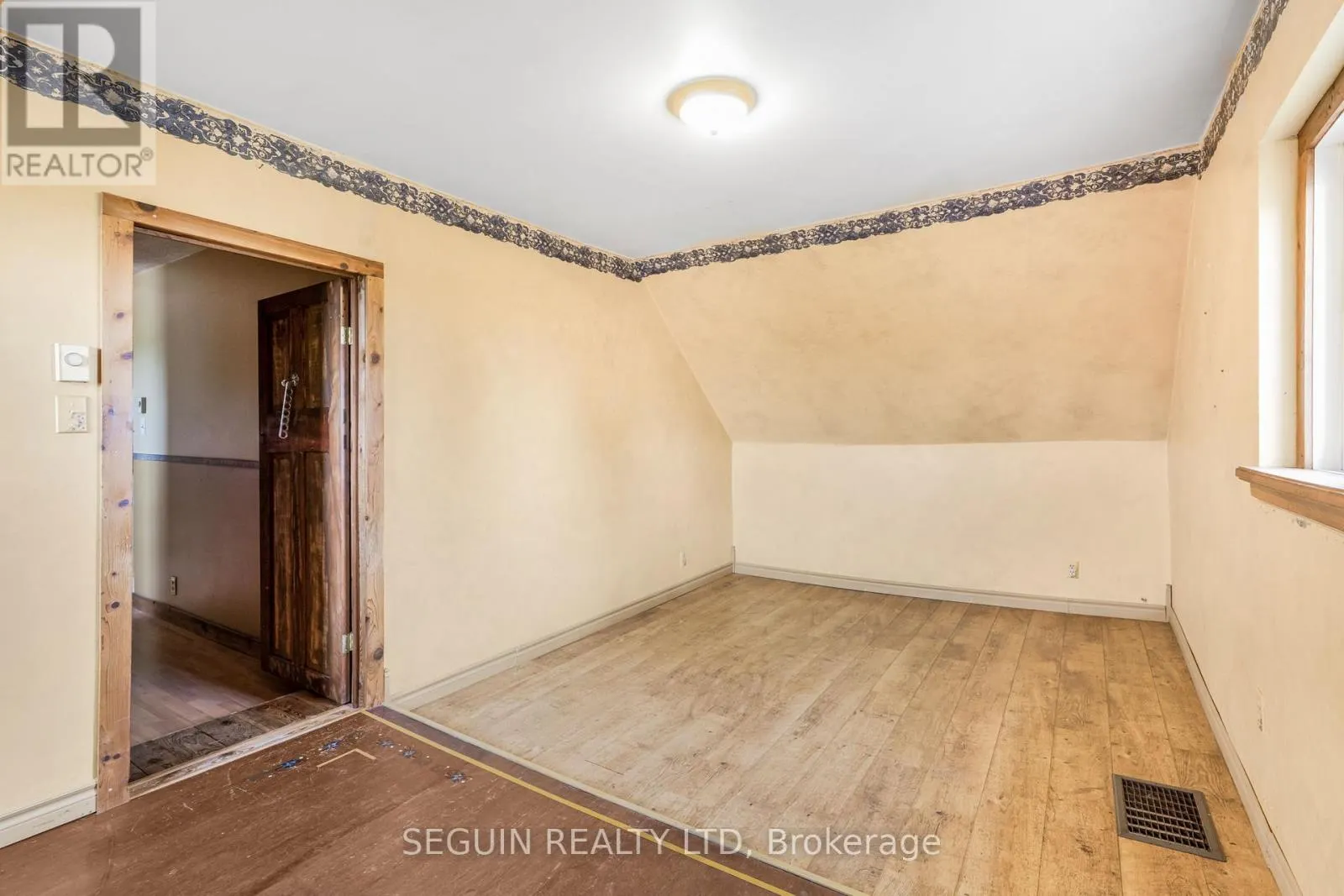1190 CONC 7 ALFRED CONCESSION