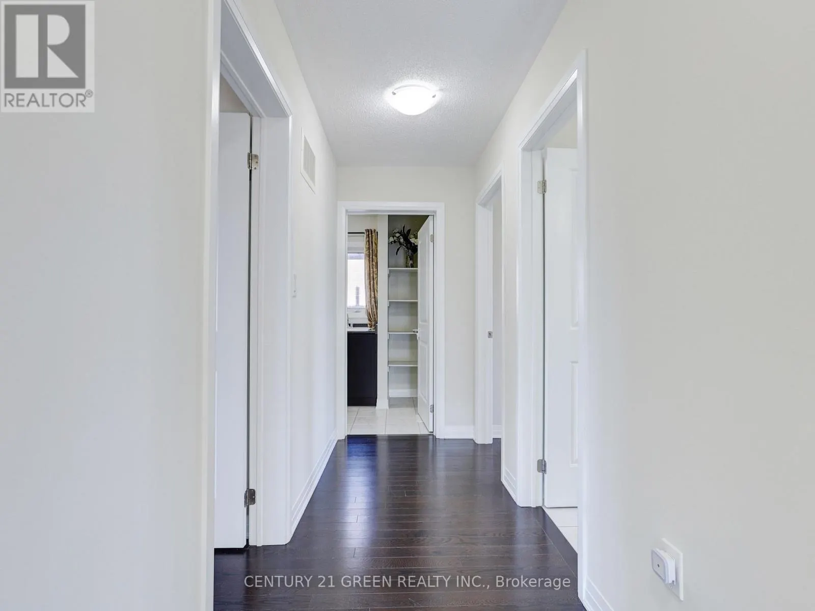 4 SLATER STREET