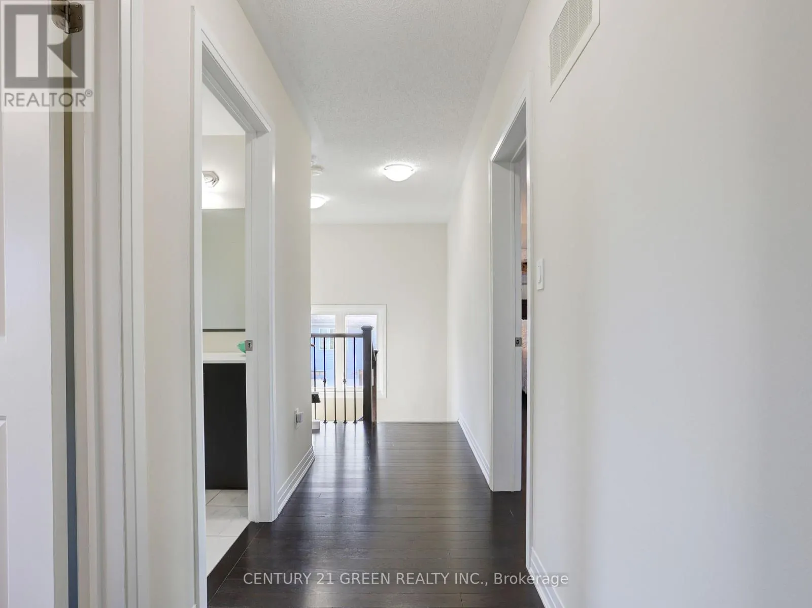 4 SLATER STREET