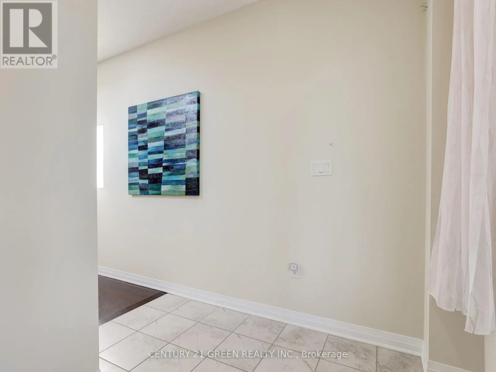 4 SLATER STREET