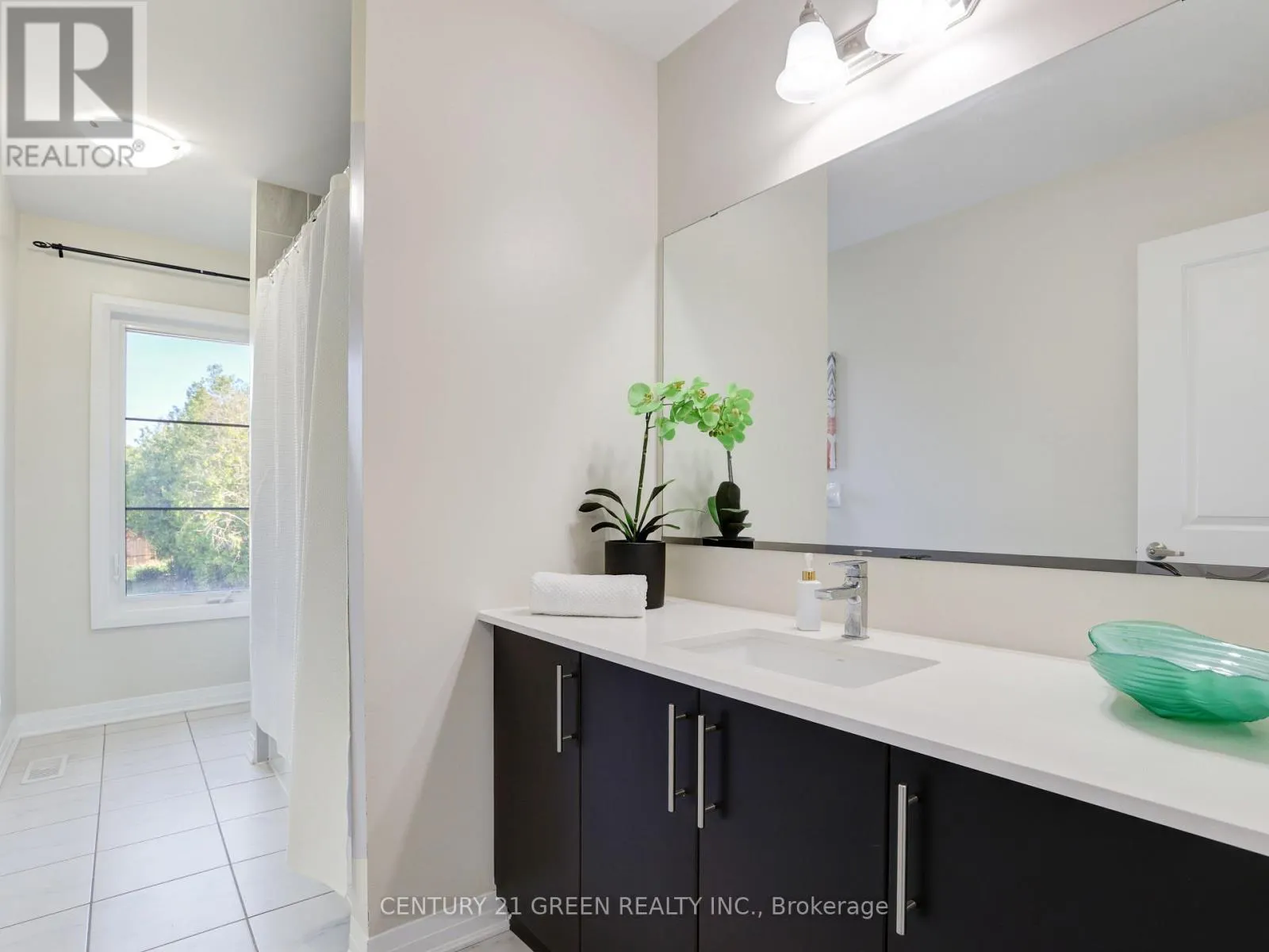 4 SLATER STREET