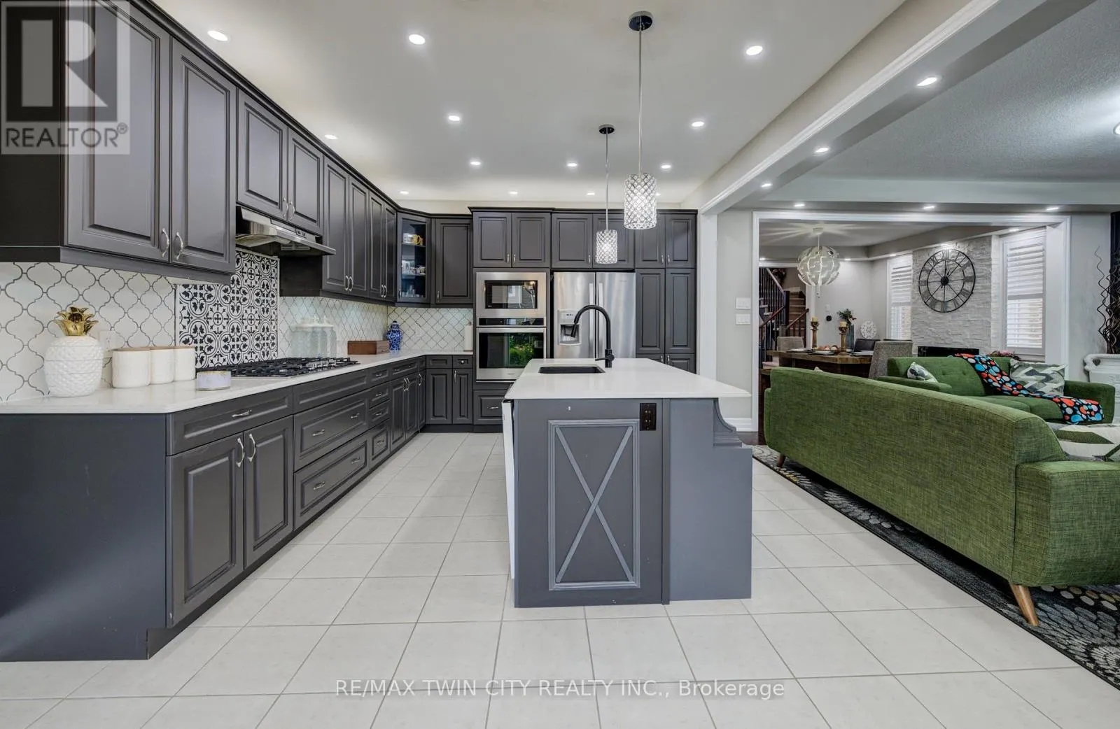 39 WANNAMAKER CRESCENT