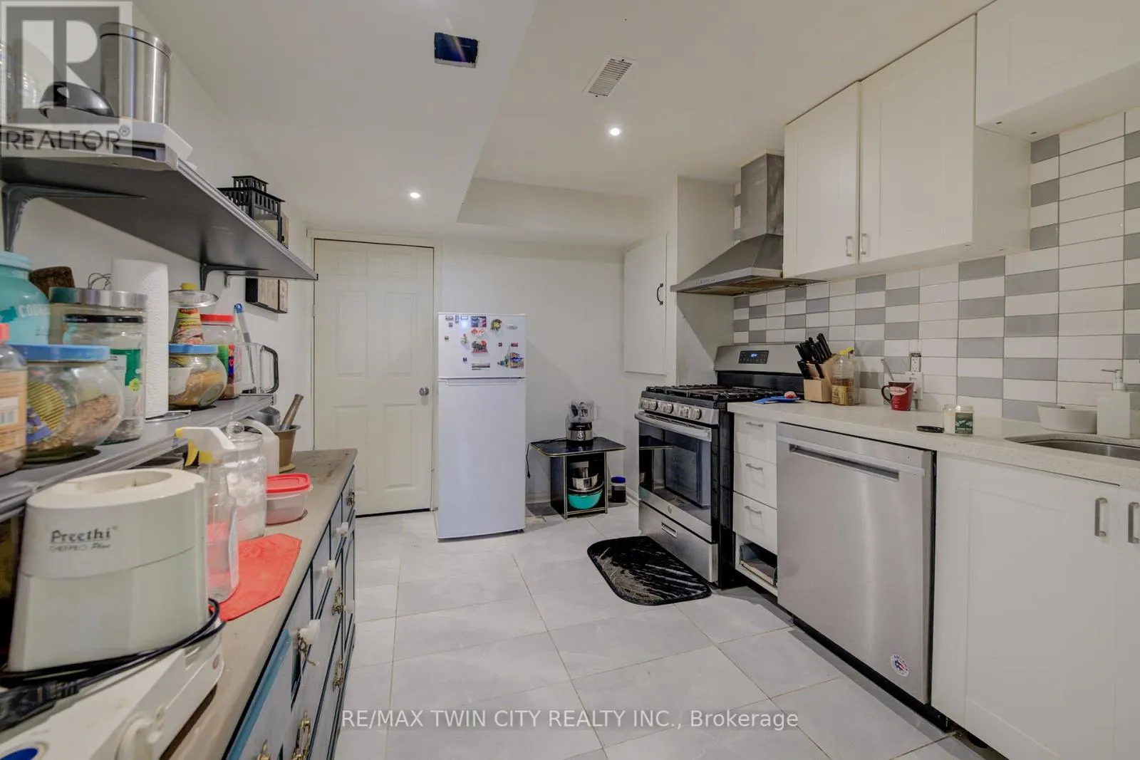 39 WANNAMAKER CRESCENT