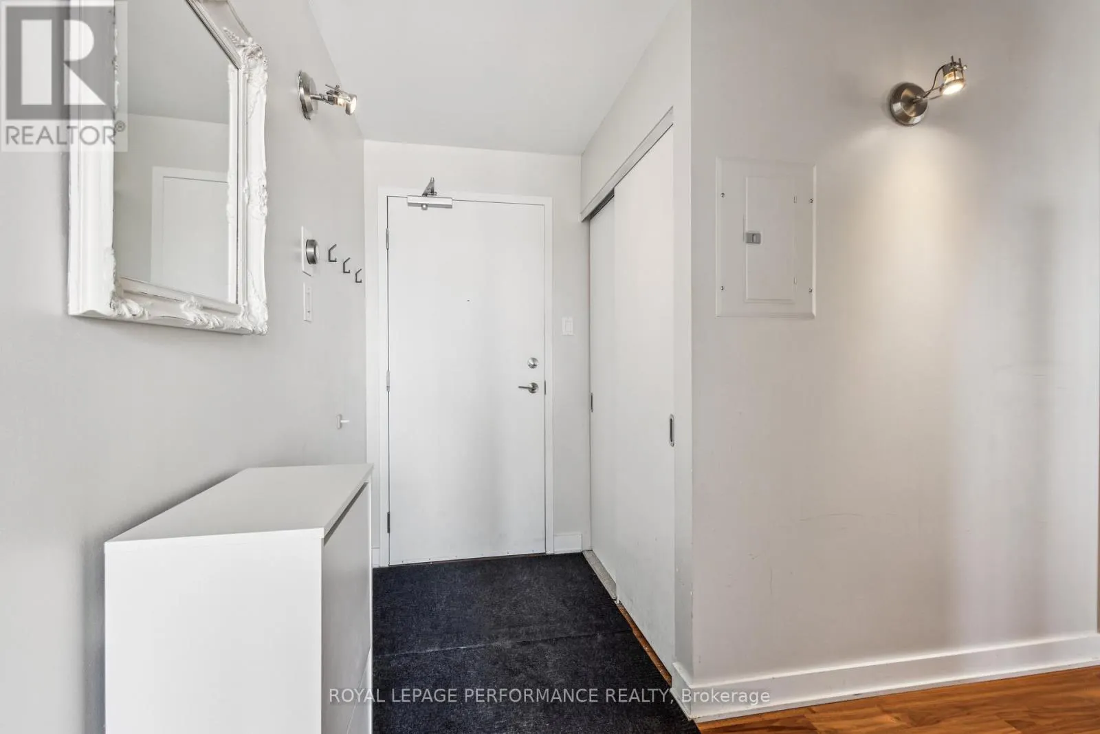610 - 354 GLADSTONE AVENUE