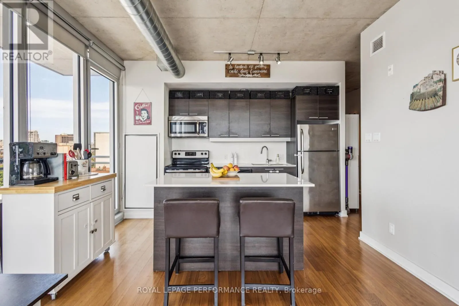 610 - 354 GLADSTONE AVENUE
