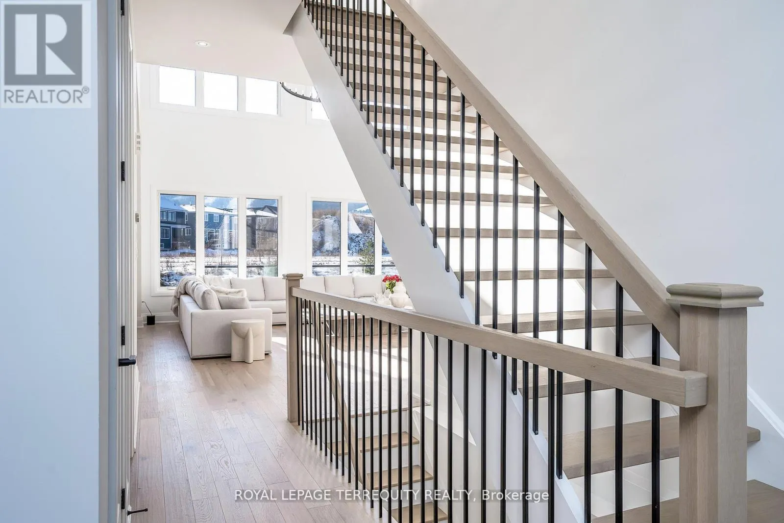 L/T - 109 STILLWATER CRESCENT