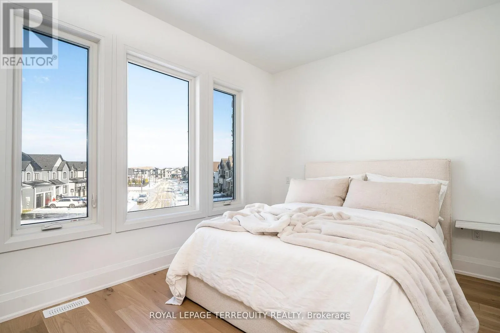 L/T - 109 STILLWATER CRESCENT