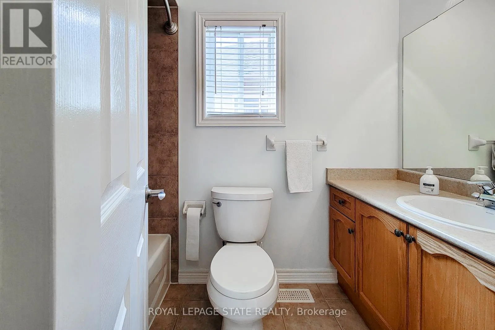 9 - 78 PEACHWOOD CRESCENT