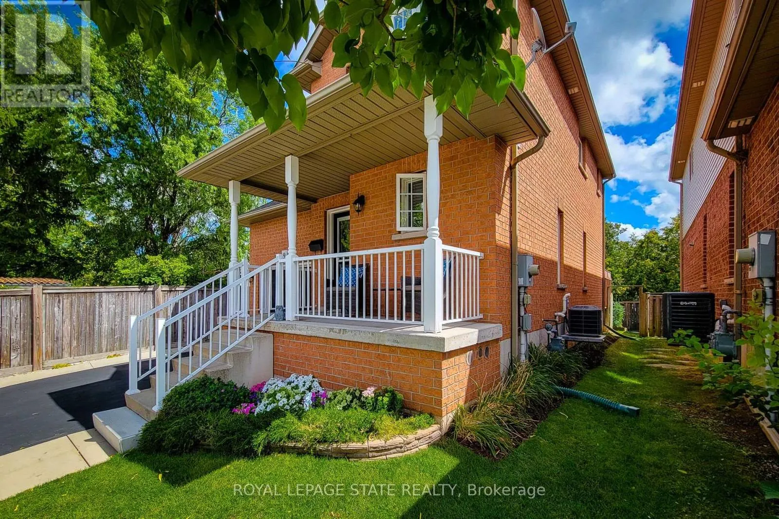 9 - 78 PEACHWOOD CRESCENT