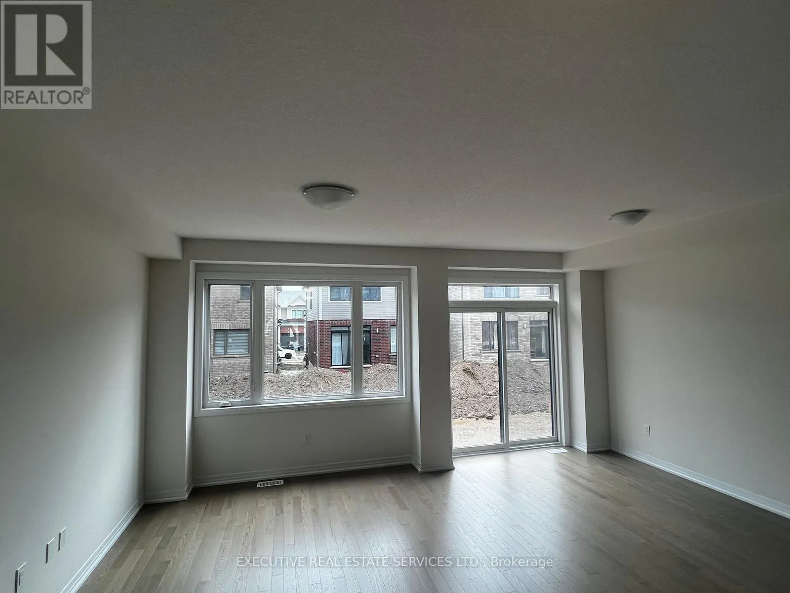 16 - 15 BLACKLOCK STREET