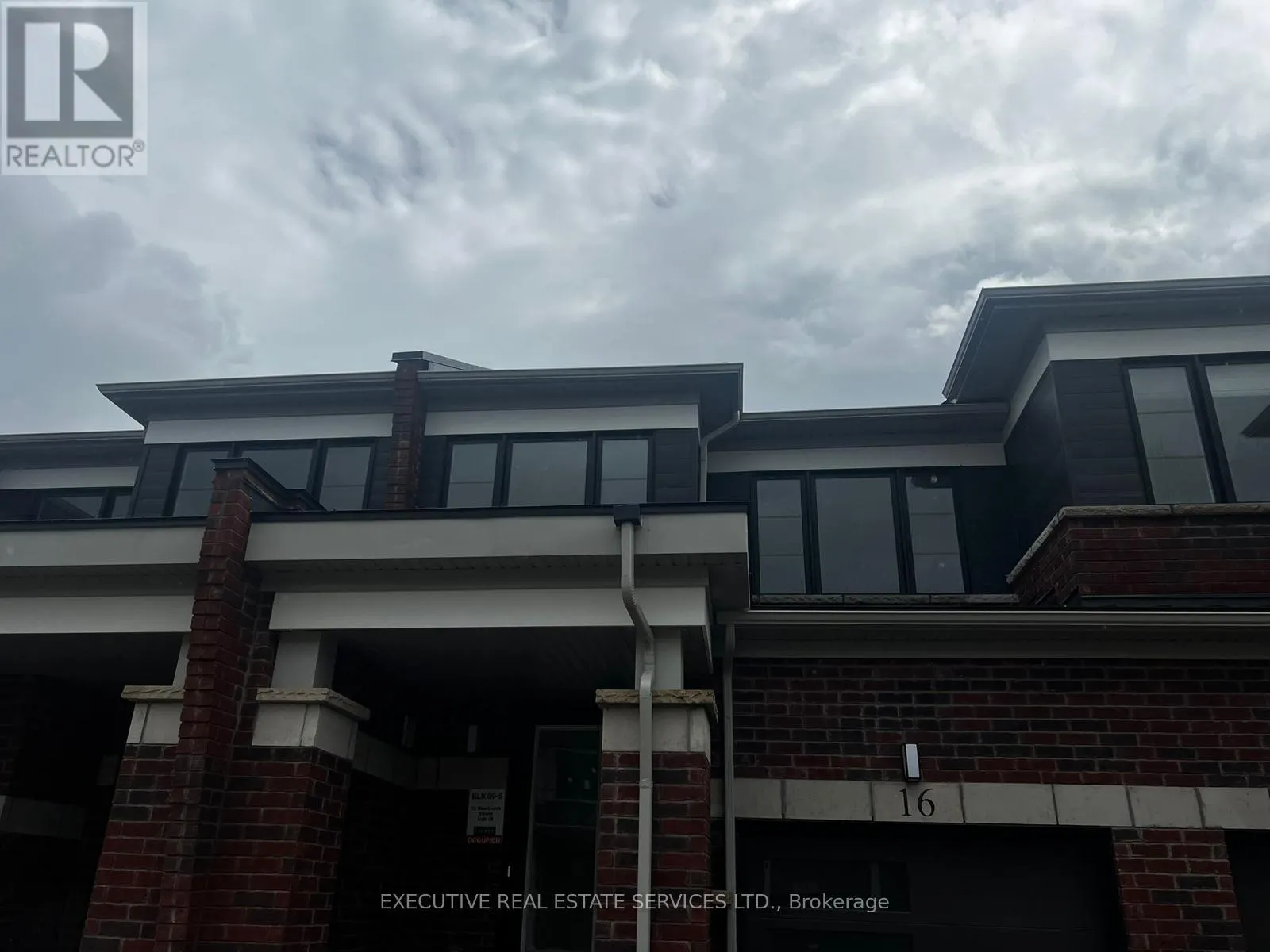 16 - 15 BLACKLOCK STREET