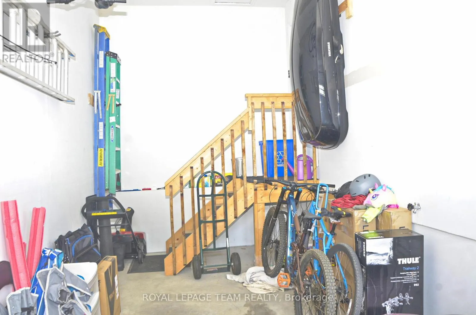 13A CENTRE STREET N