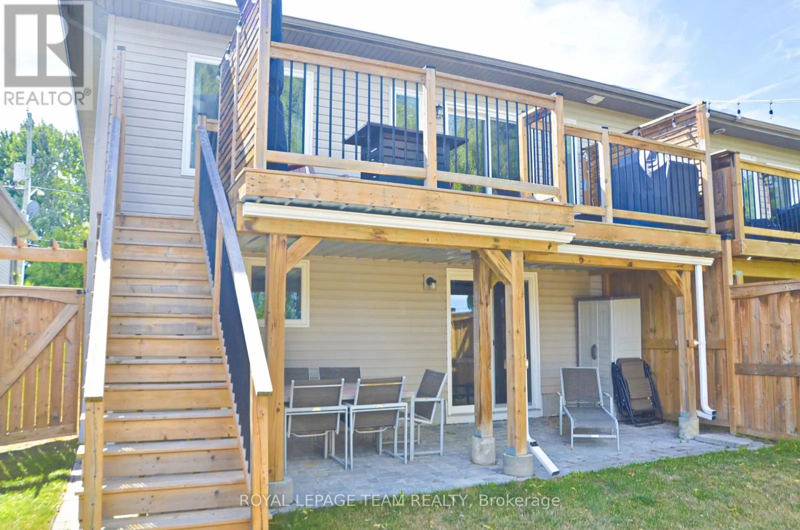 13A CENTRE STREET N