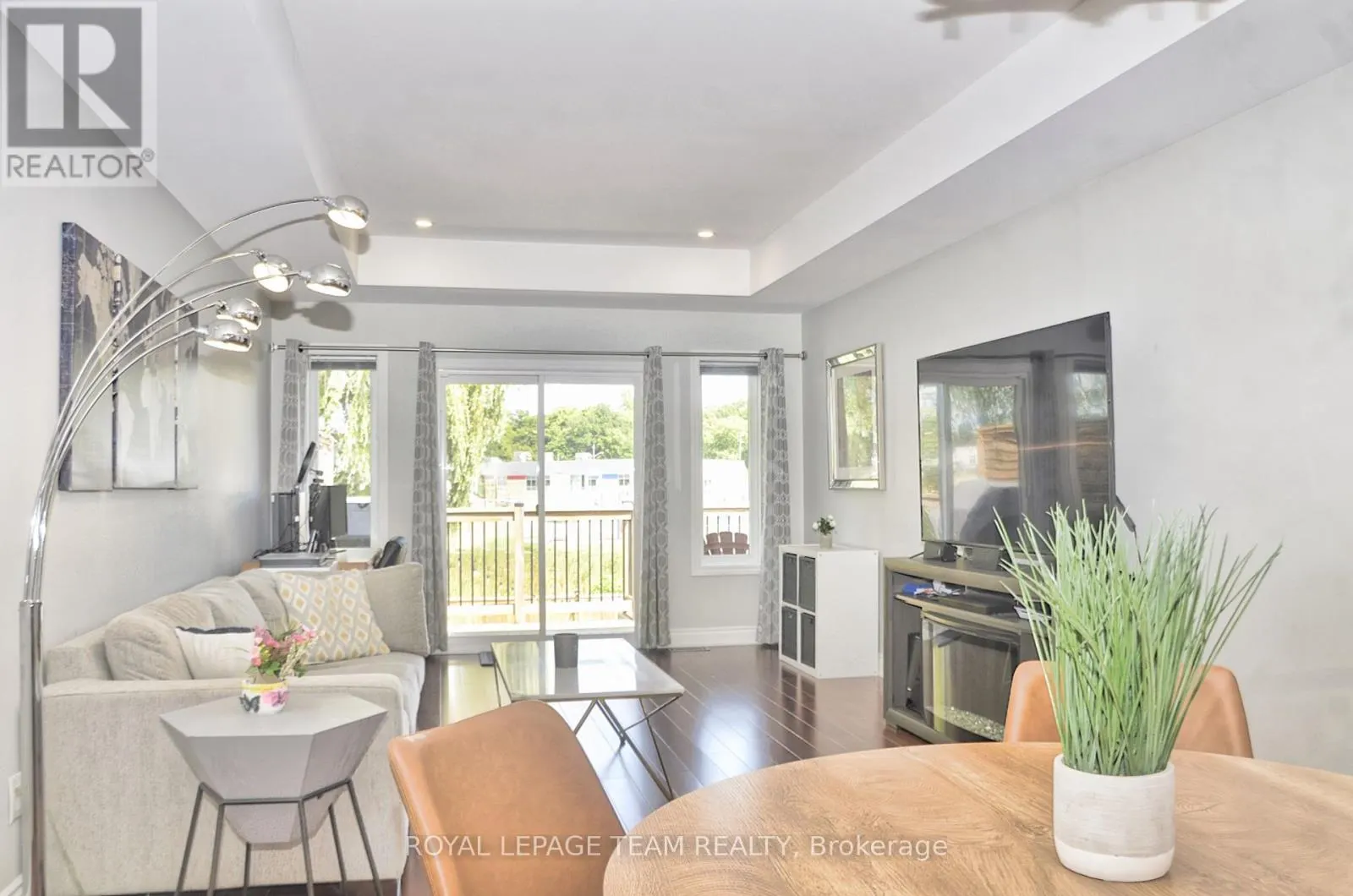 13A CENTRE STREET N