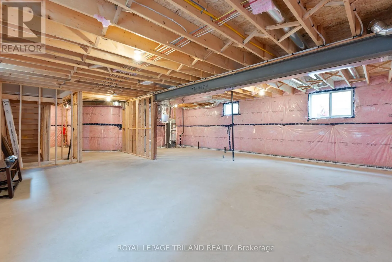 231 ROY MCDONALD DRIVE S