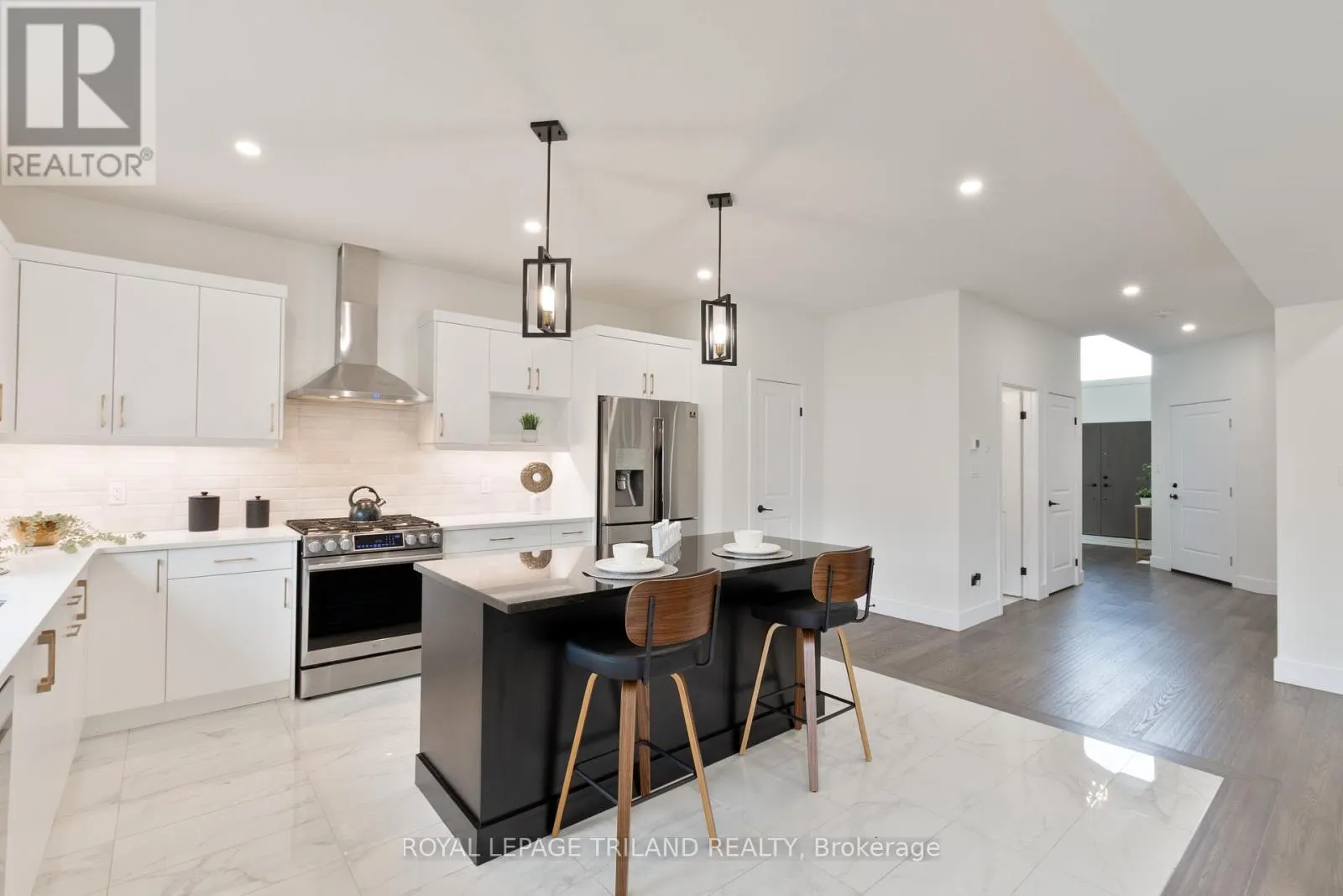 231 ROY MCDONALD DRIVE S