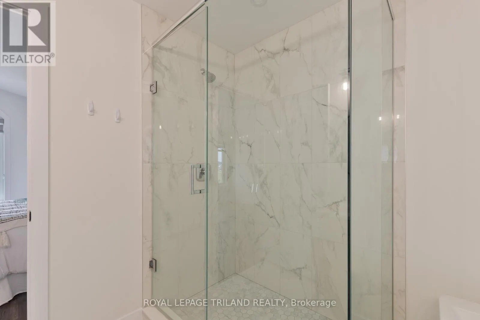 231 ROY MCDONALD DRIVE S