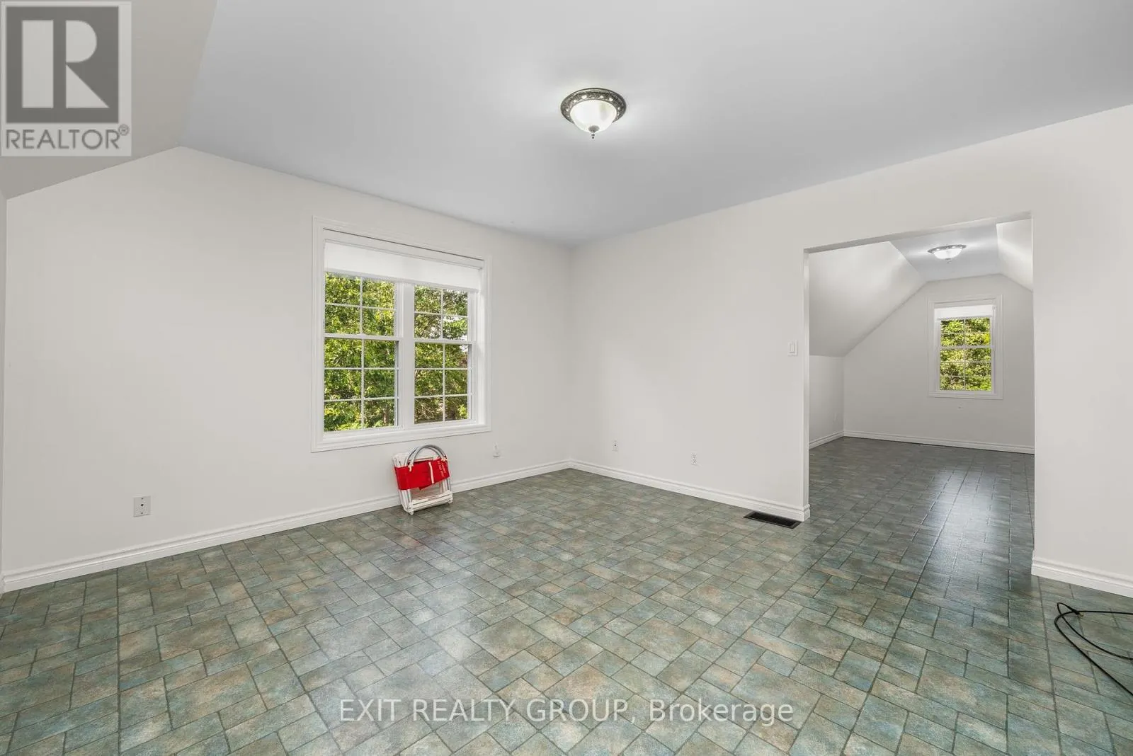 164 BAY BREEZE STREET