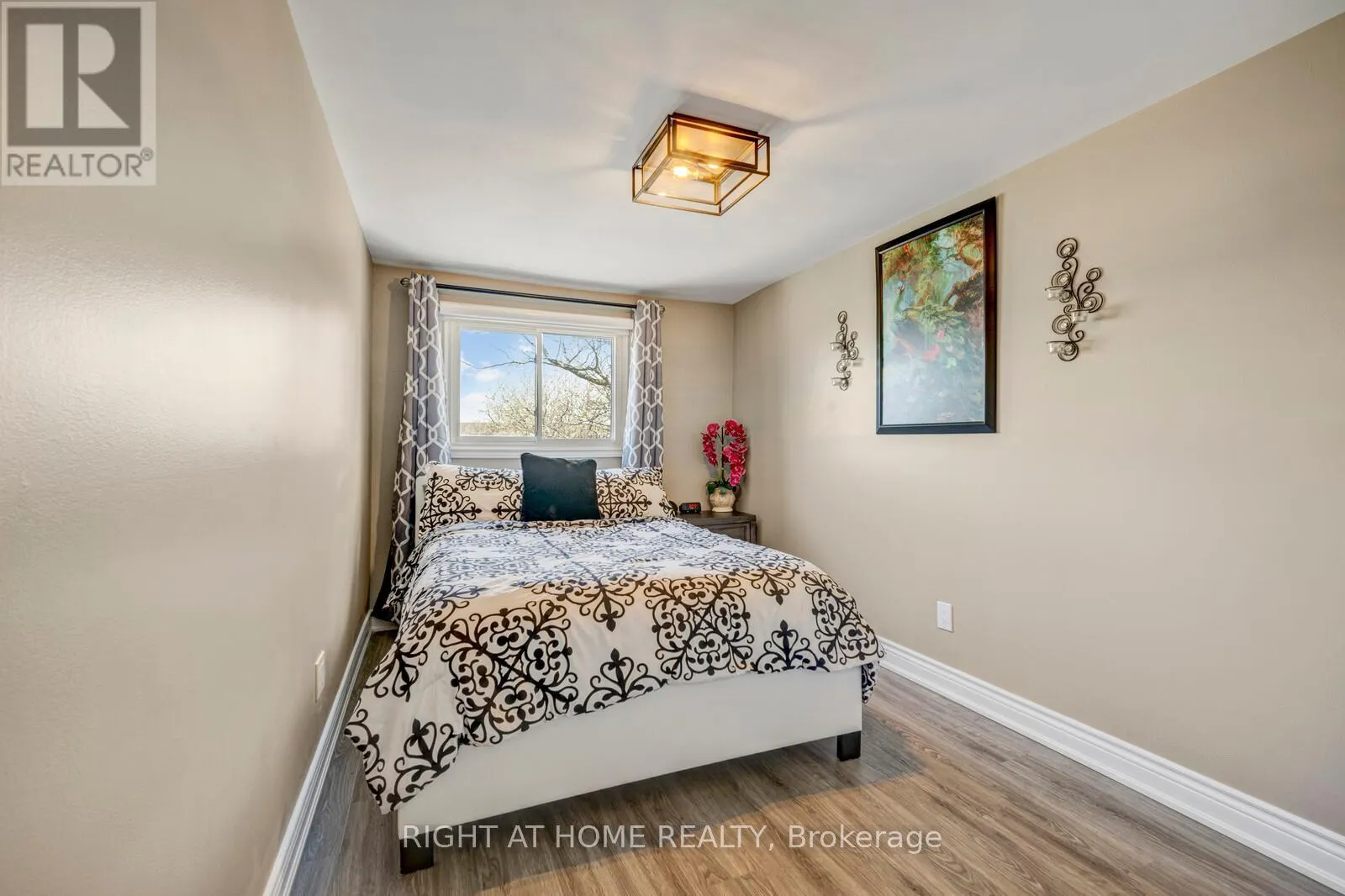 3 - 985 LIMERIDGE ROAD E