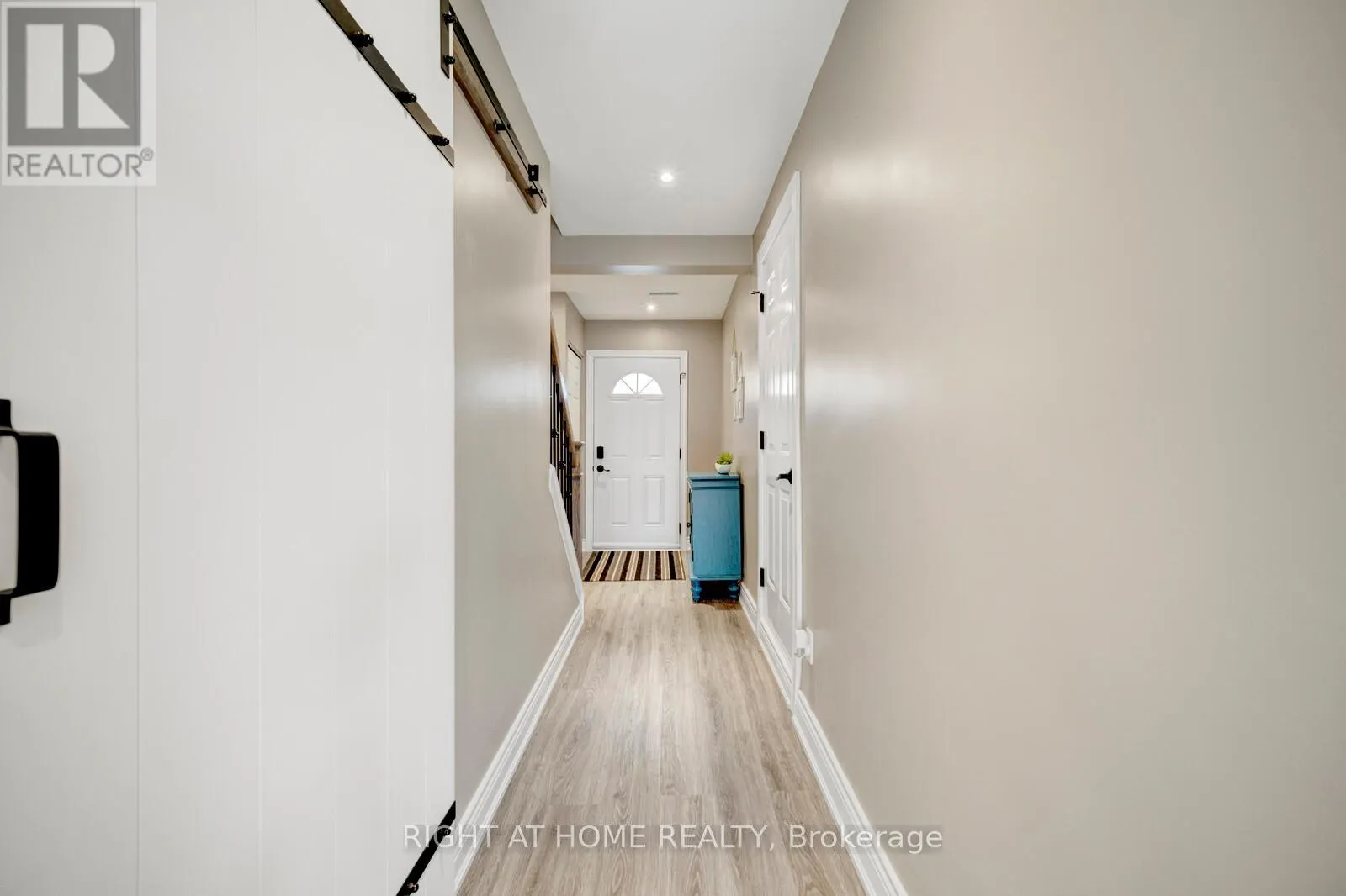 3 - 985 LIMERIDGE ROAD E