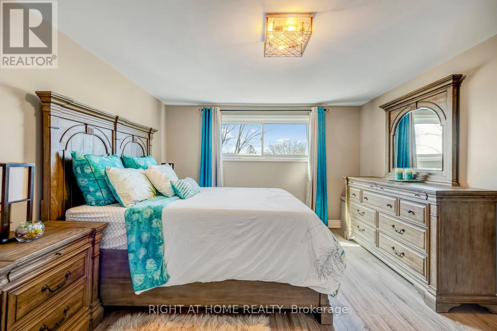 3 - 985 LIMERIDGE ROAD E