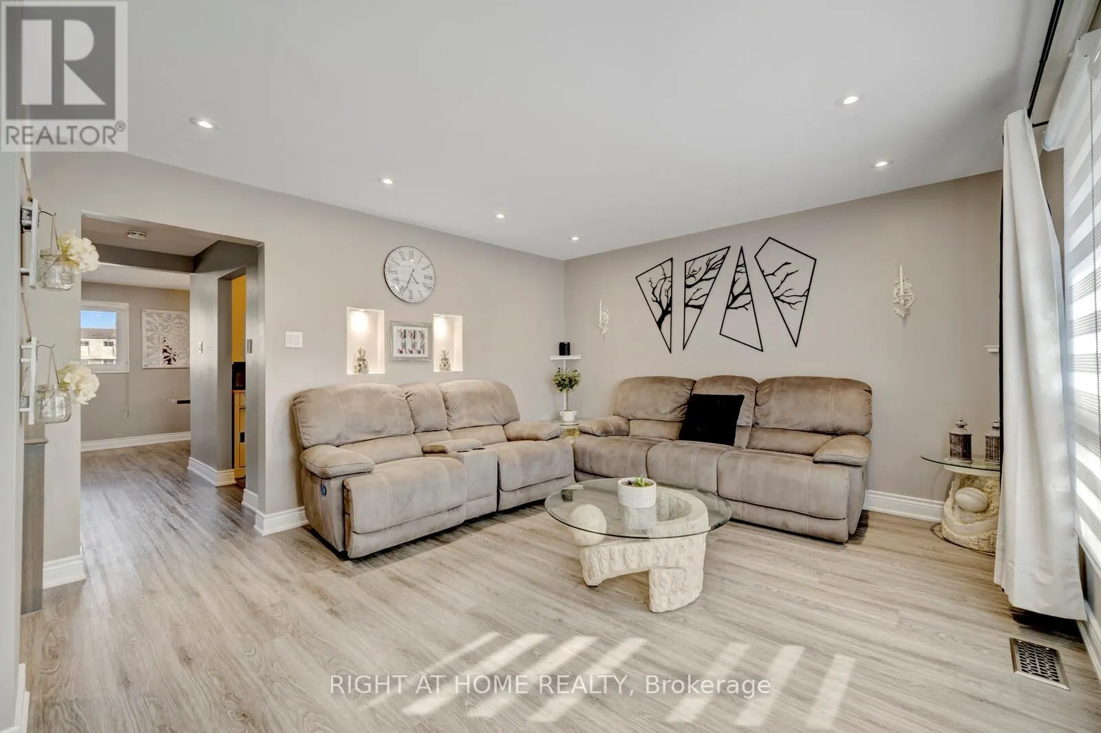 3 - 985 LIMERIDGE ROAD E