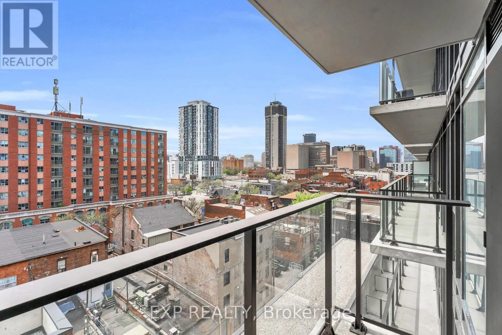 828 - 1 JARVIS STREET