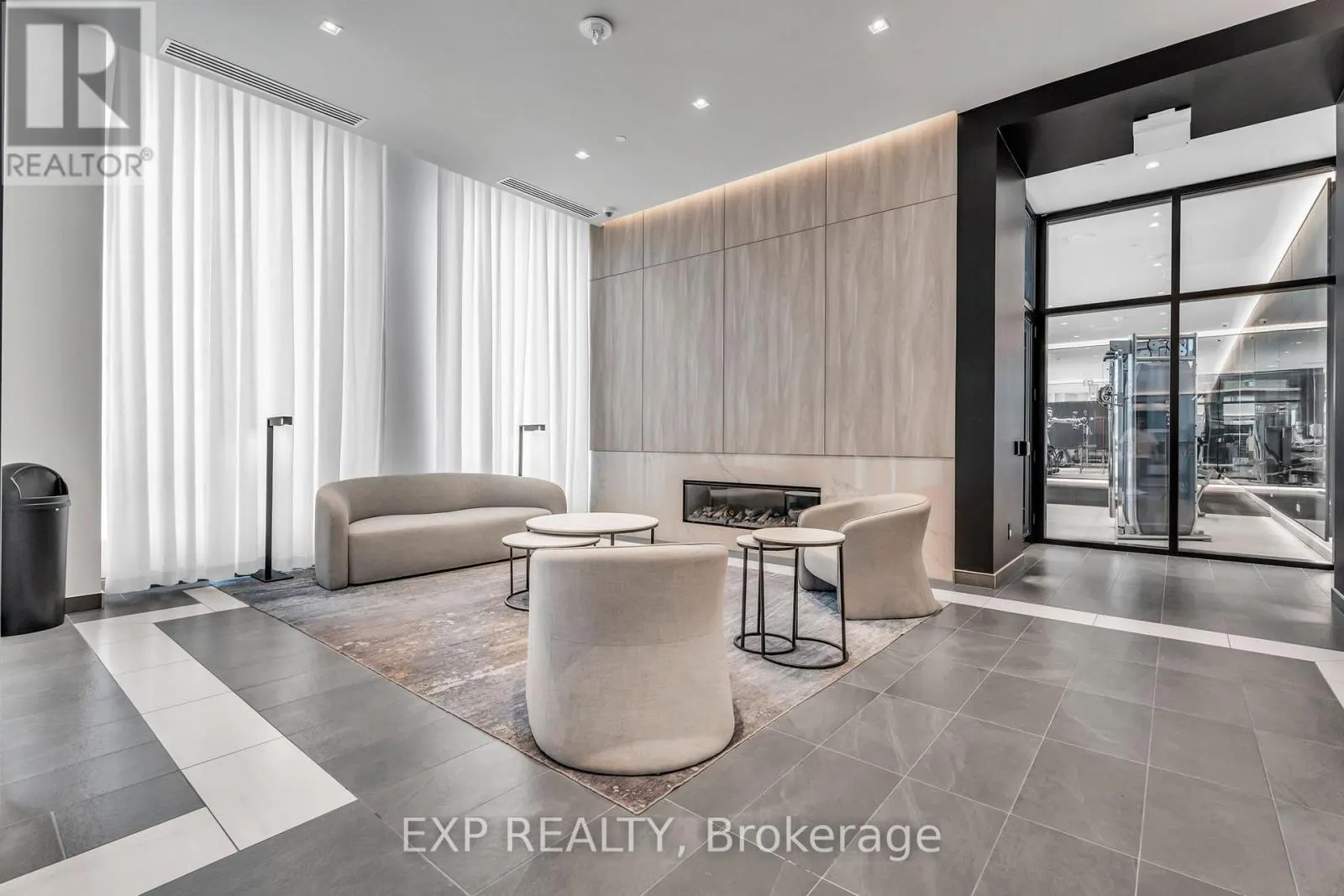 828 - 1 JARVIS STREET
