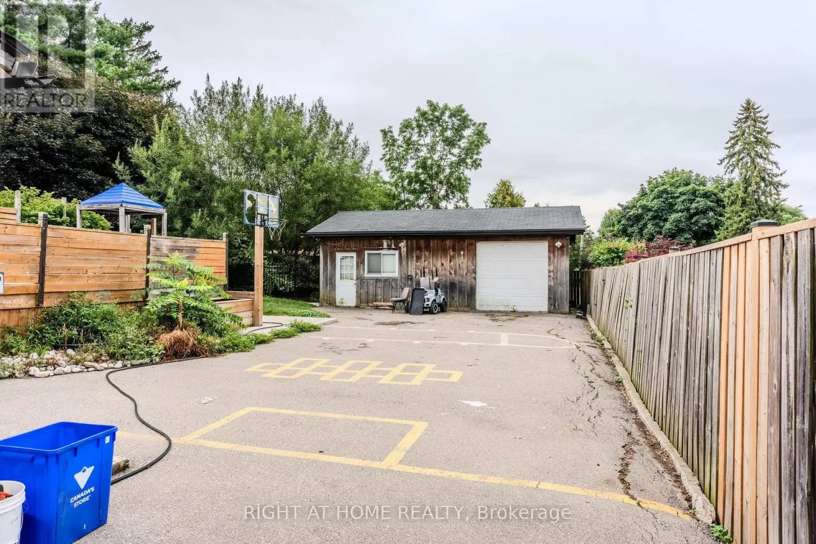 6 SUSSEX AVENUE