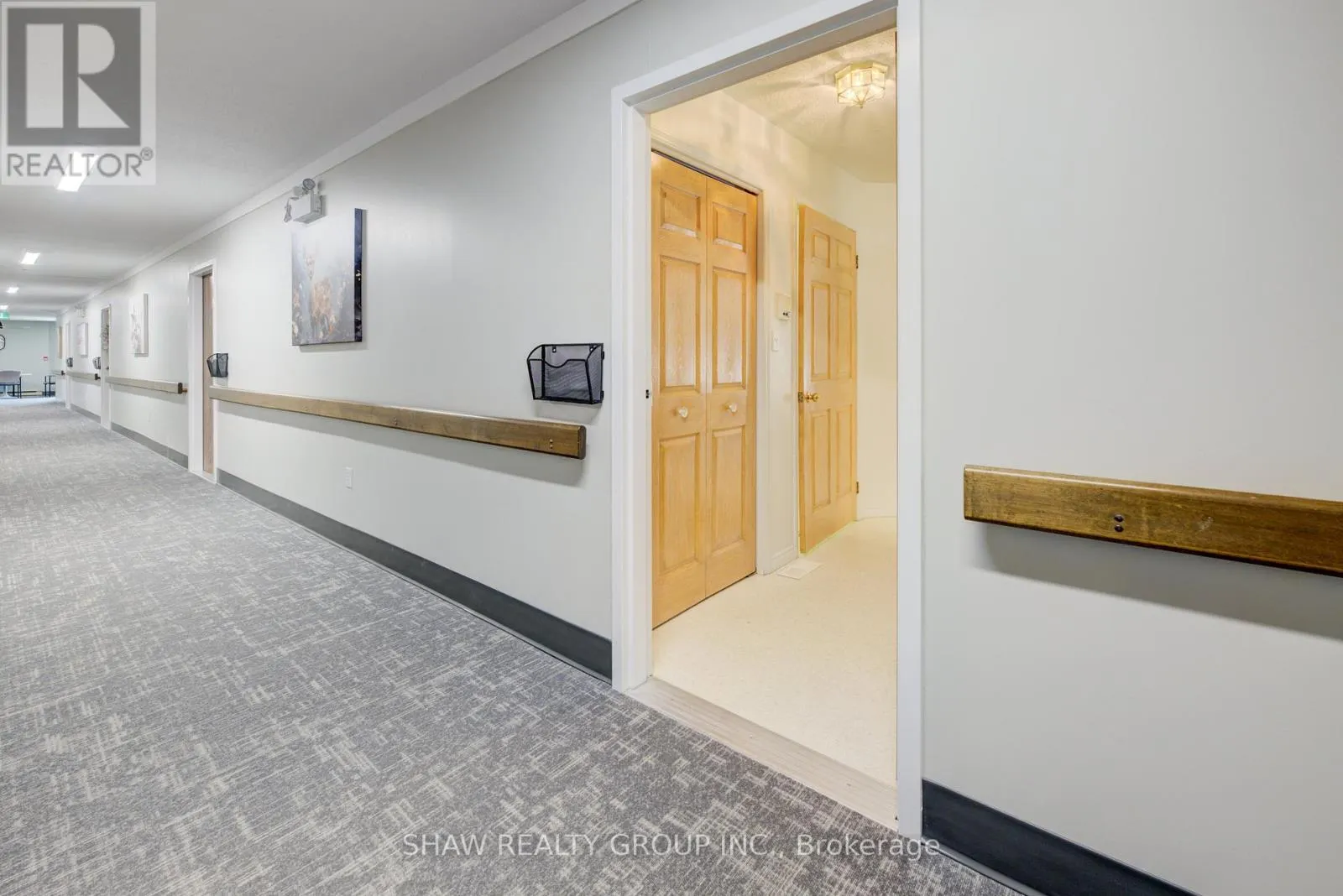 29 - 300 JOHN STREET S