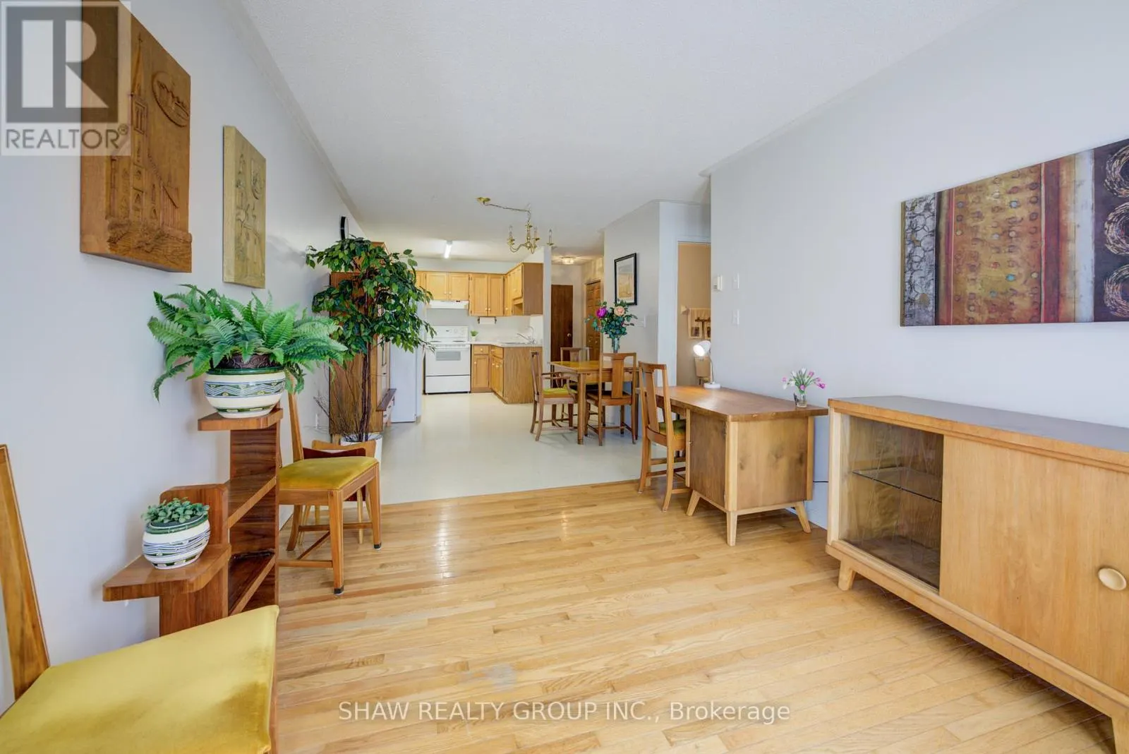 29 - 300 JOHN STREET S