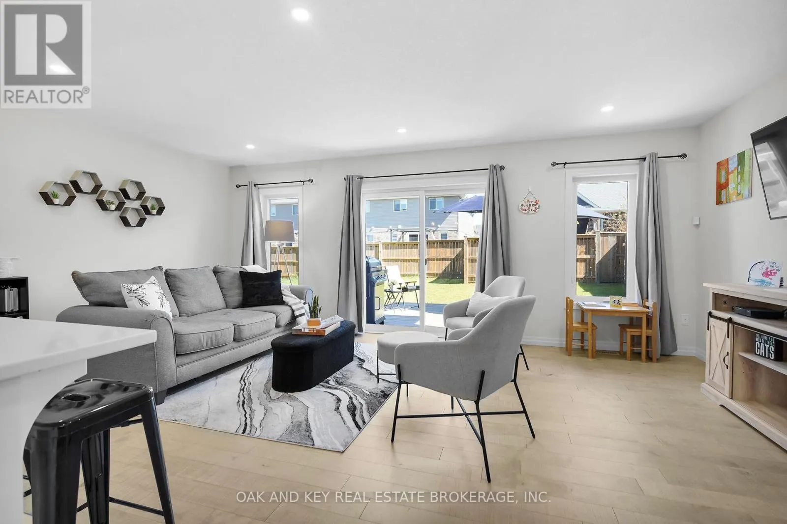 11 CHARTER CREEK COURT