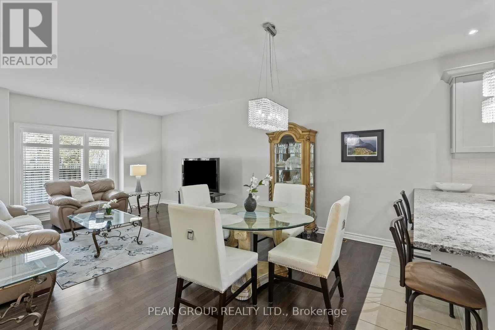 20 - 4399 MONTROSE ROAD, #20