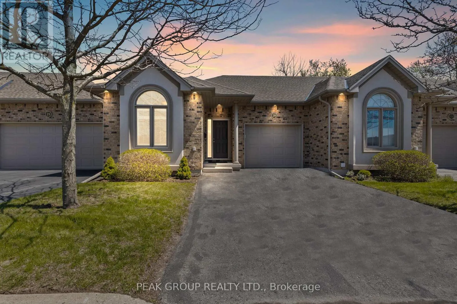 20 - 4399 MONTROSE ROAD, #20
