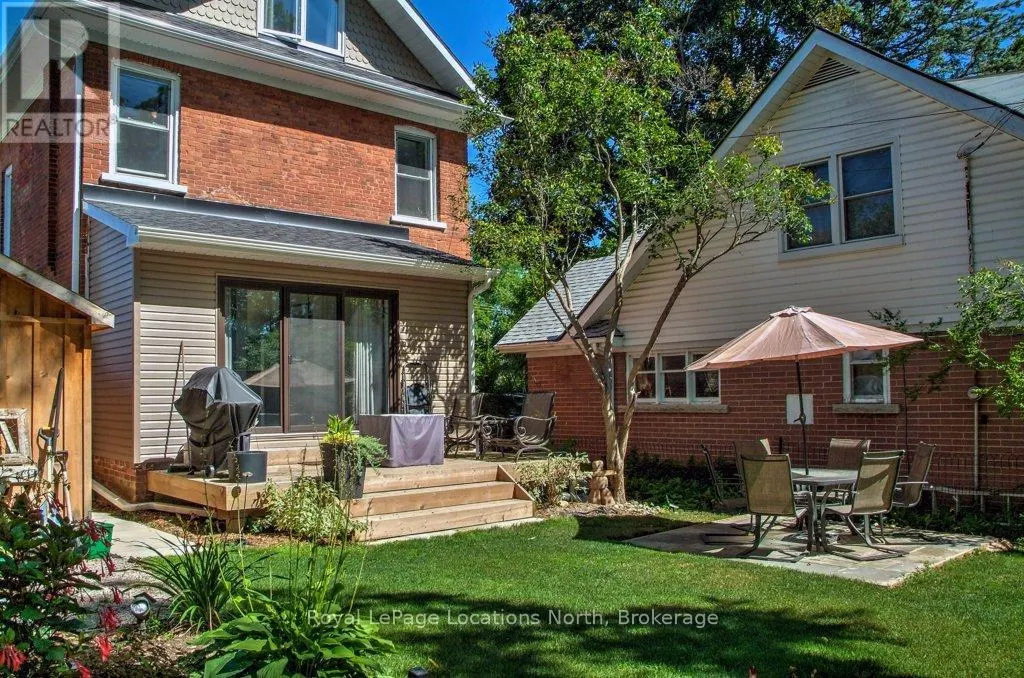 107 TROWBRIDGE STREET W
