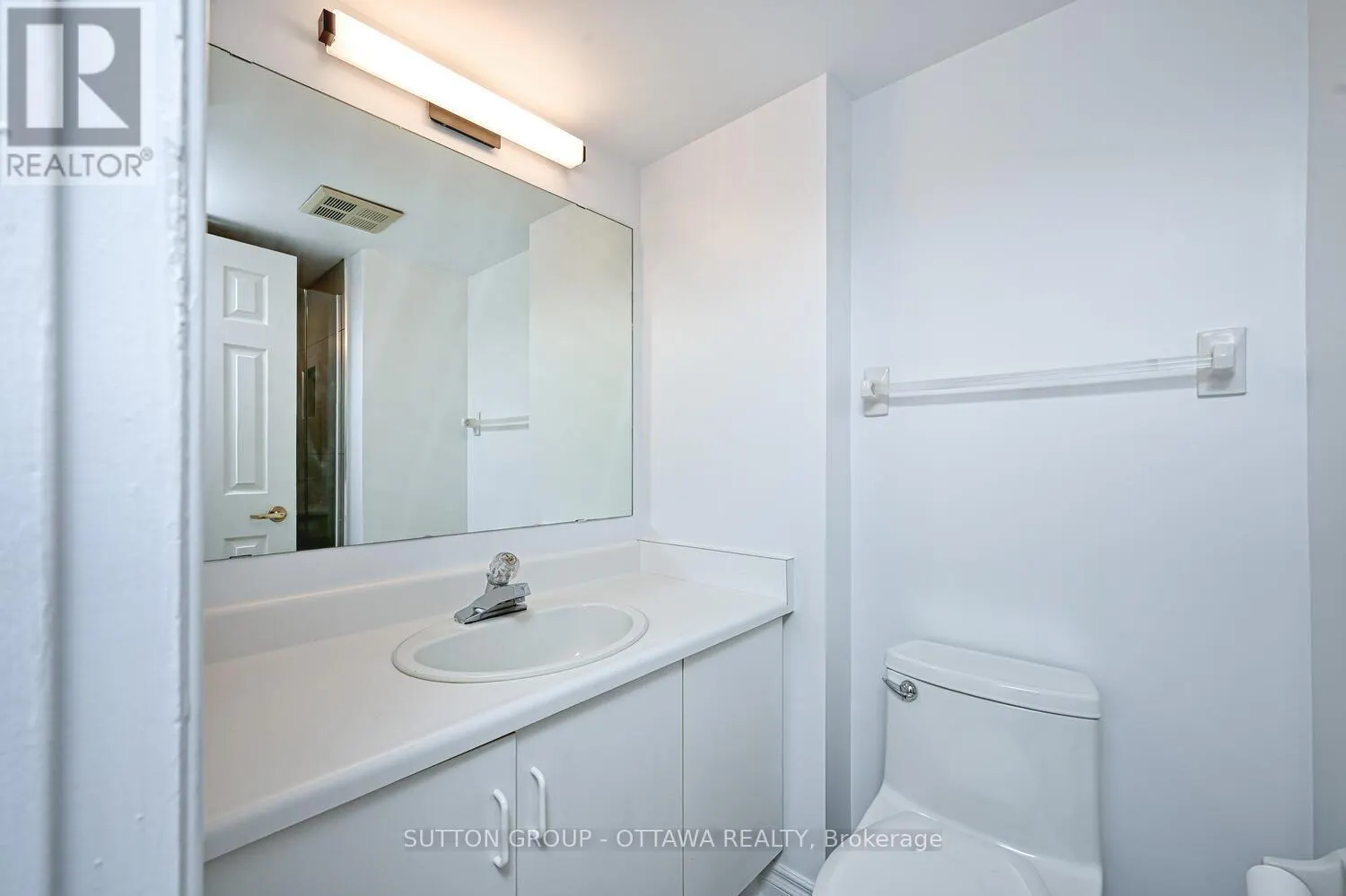 202 - 550 CAMBRIDGE STREET S