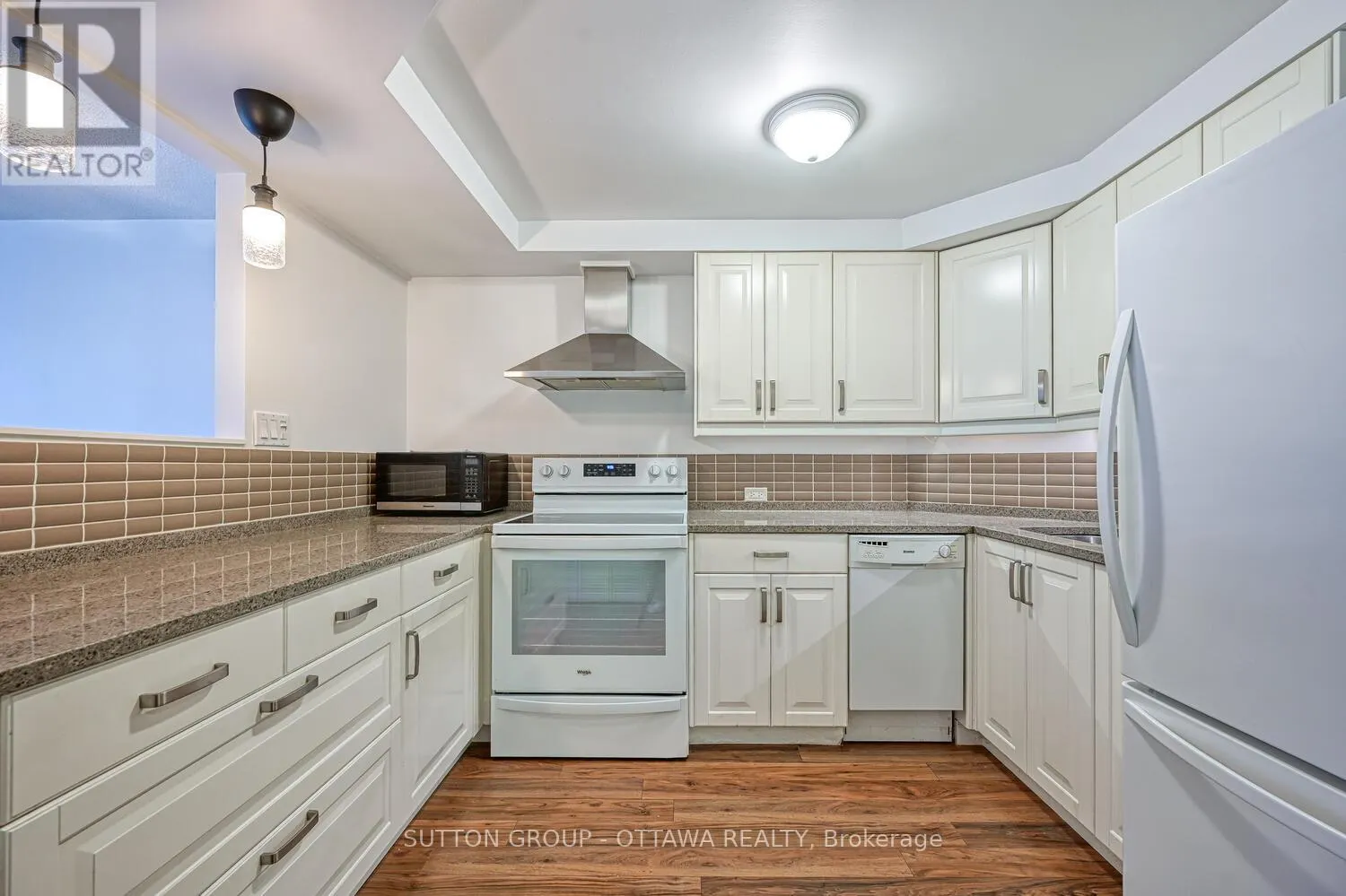 202 - 550 CAMBRIDGE STREET S