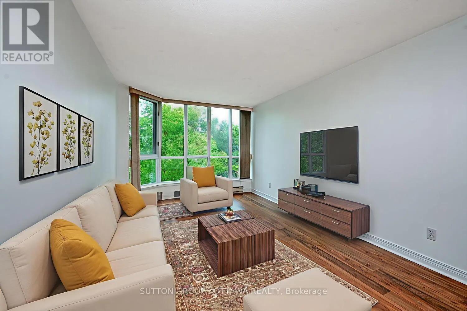 202 - 550 CAMBRIDGE STREET S