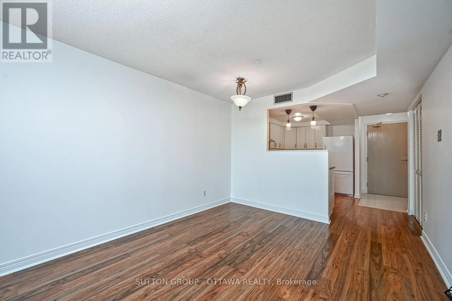 202 - 550 CAMBRIDGE STREET S