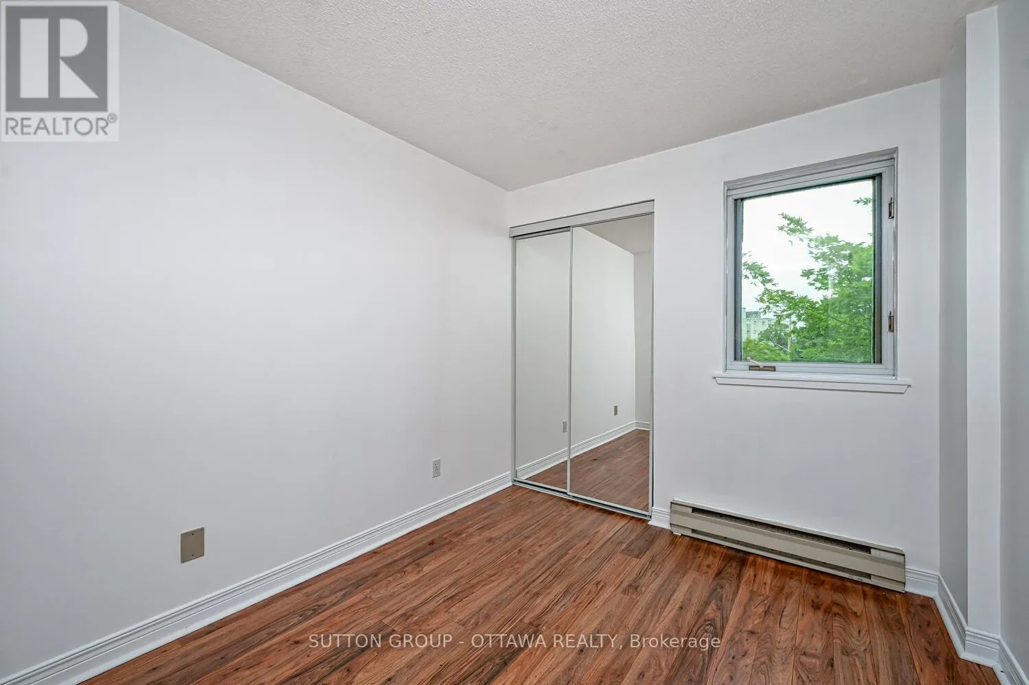 202 - 550 CAMBRIDGE STREET S