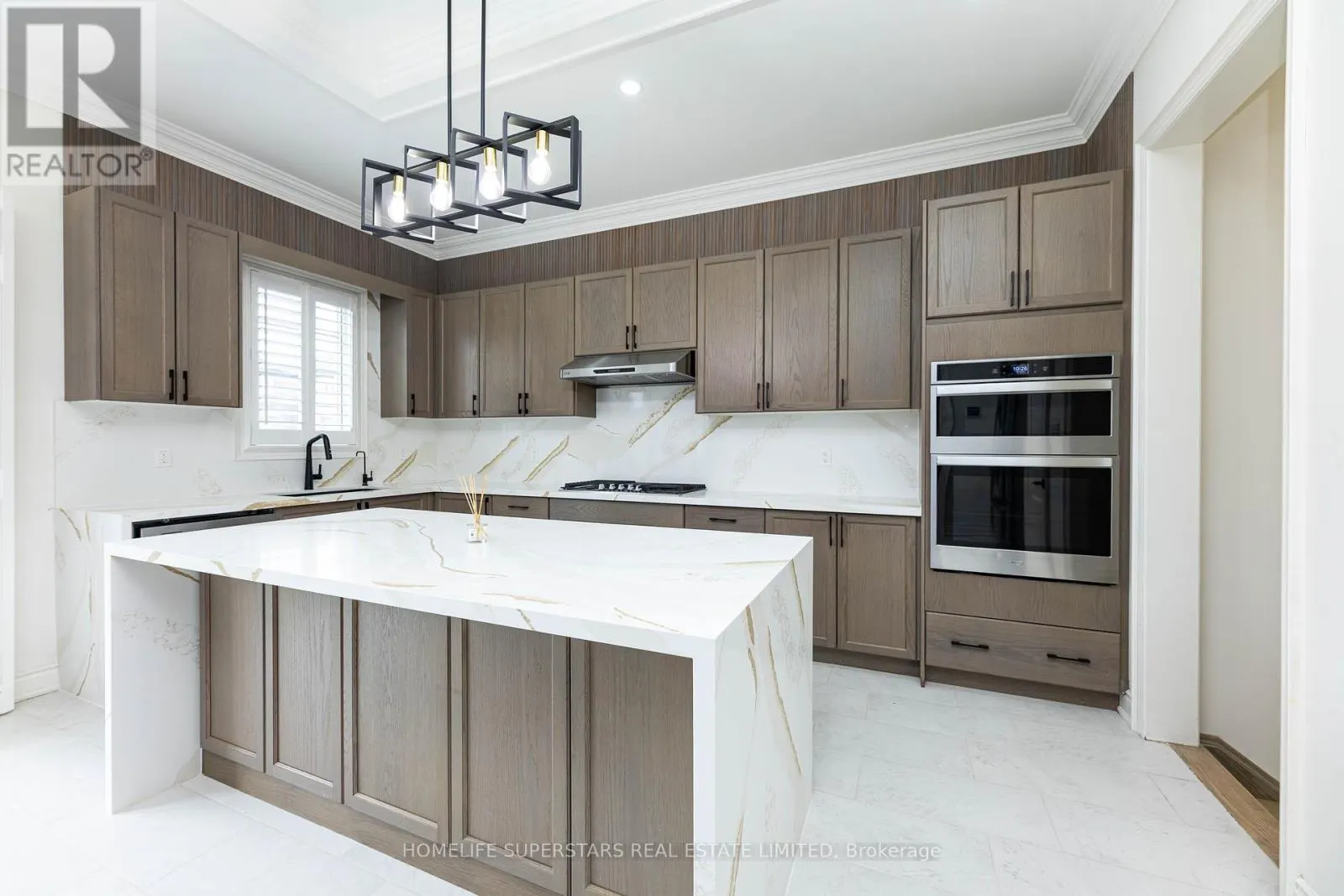 211 GRANITE RIDGE TRAIL