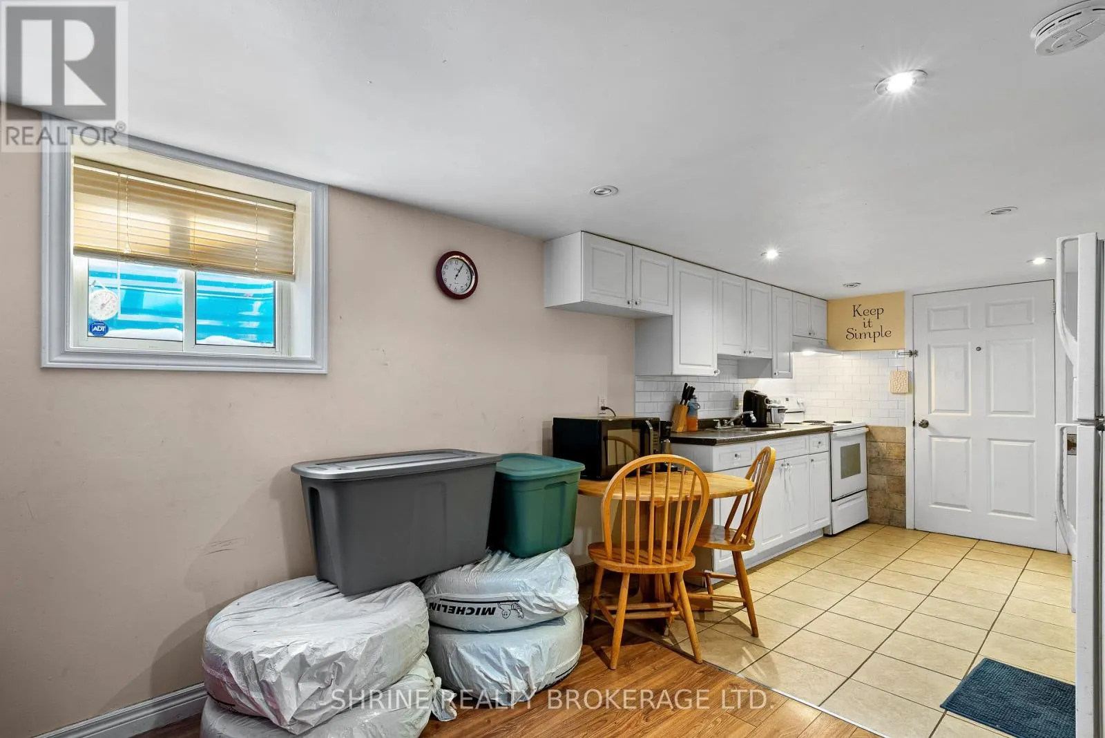 15 GARLAND CRESCENT