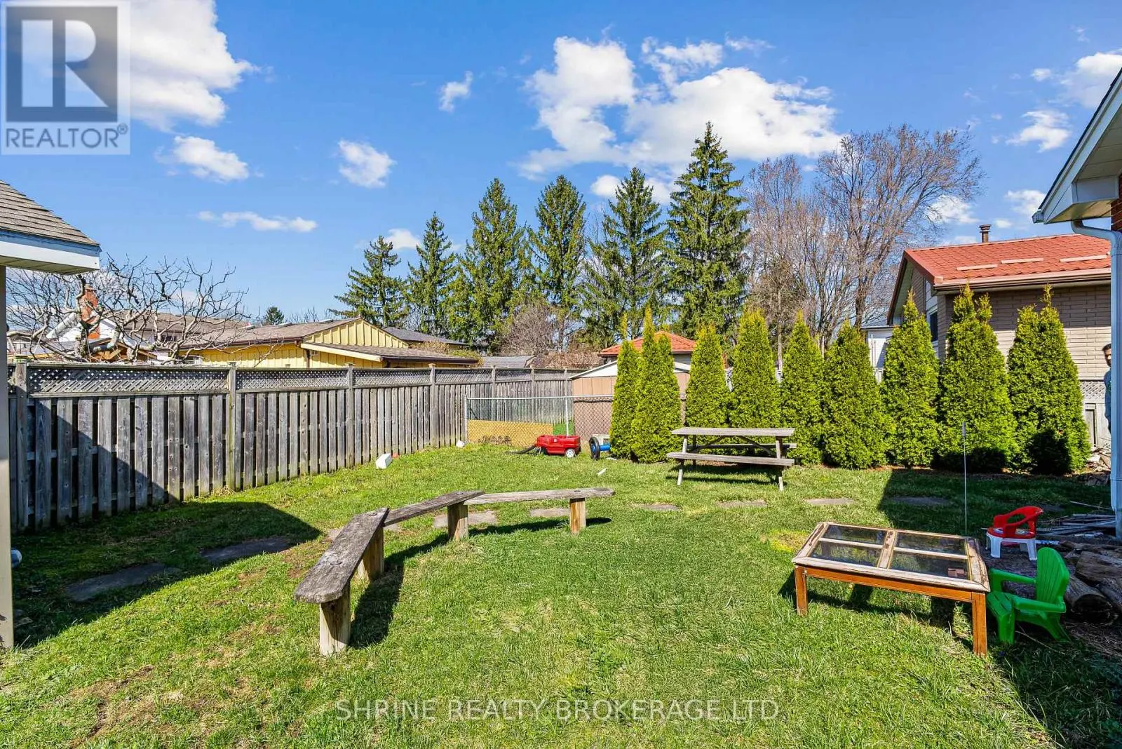 15 GARLAND CRESCENT
