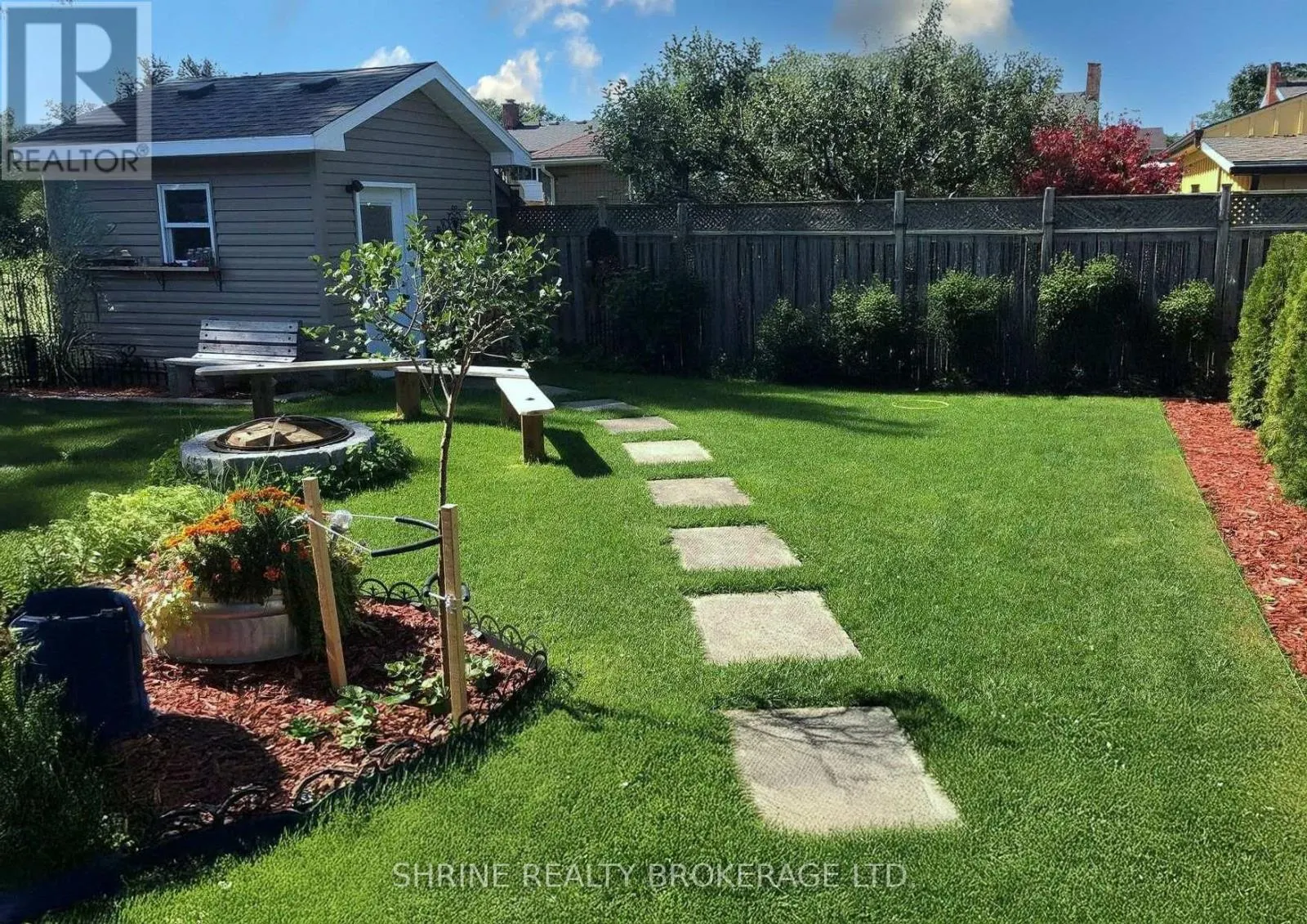 15 GARLAND CRESCENT