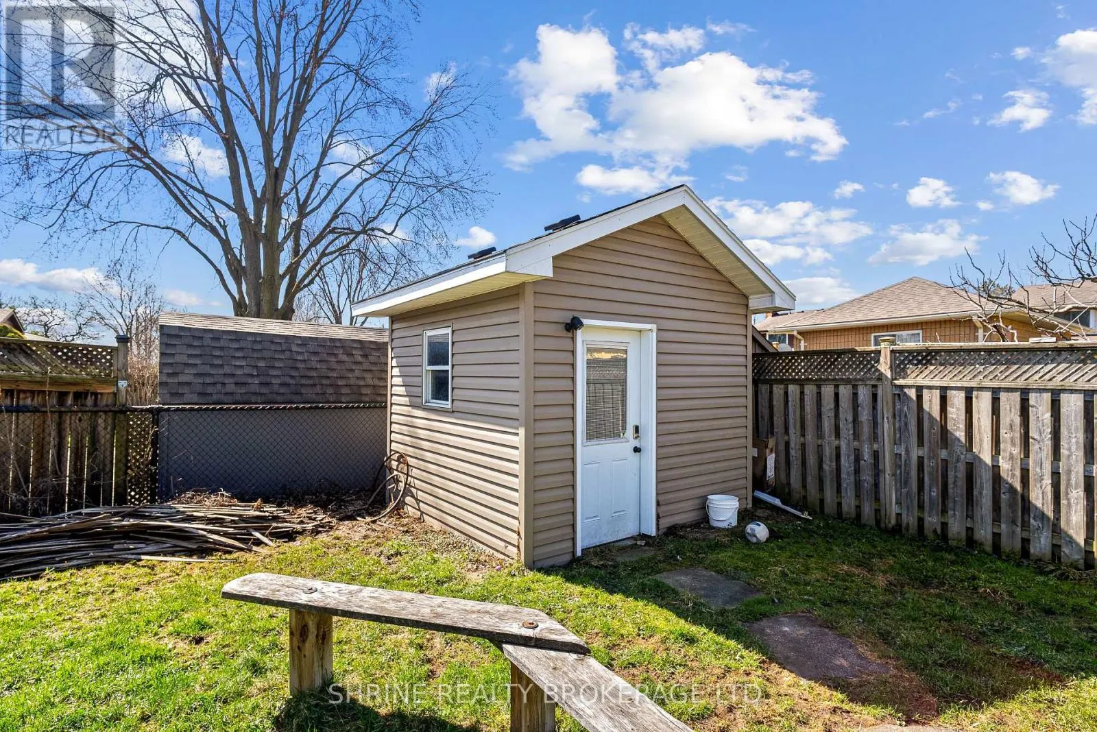 15 GARLAND CRESCENT