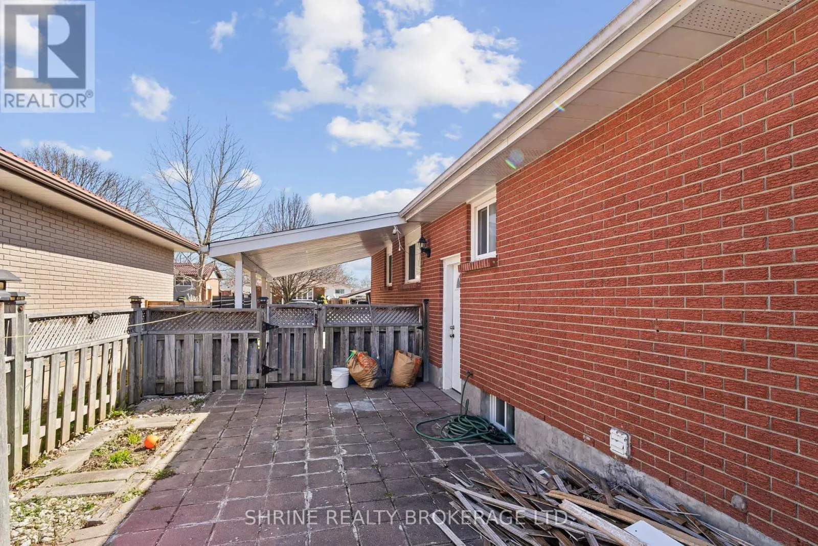 15 GARLAND CRESCENT