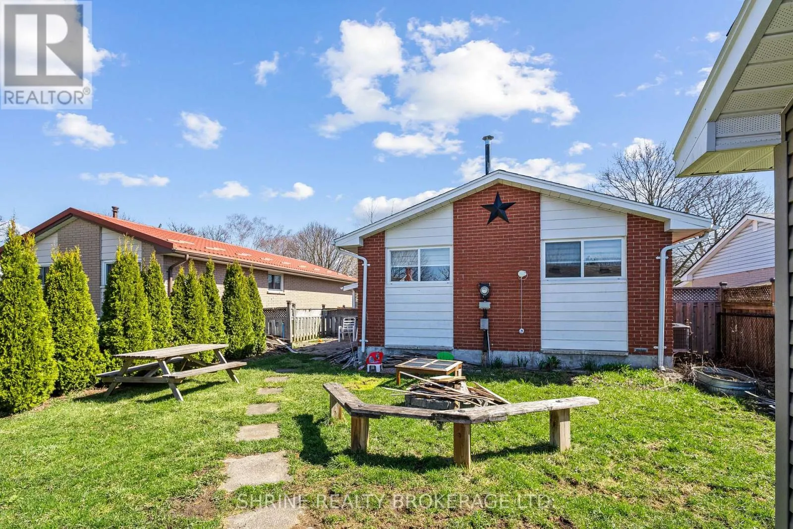 15 GARLAND CRESCENT