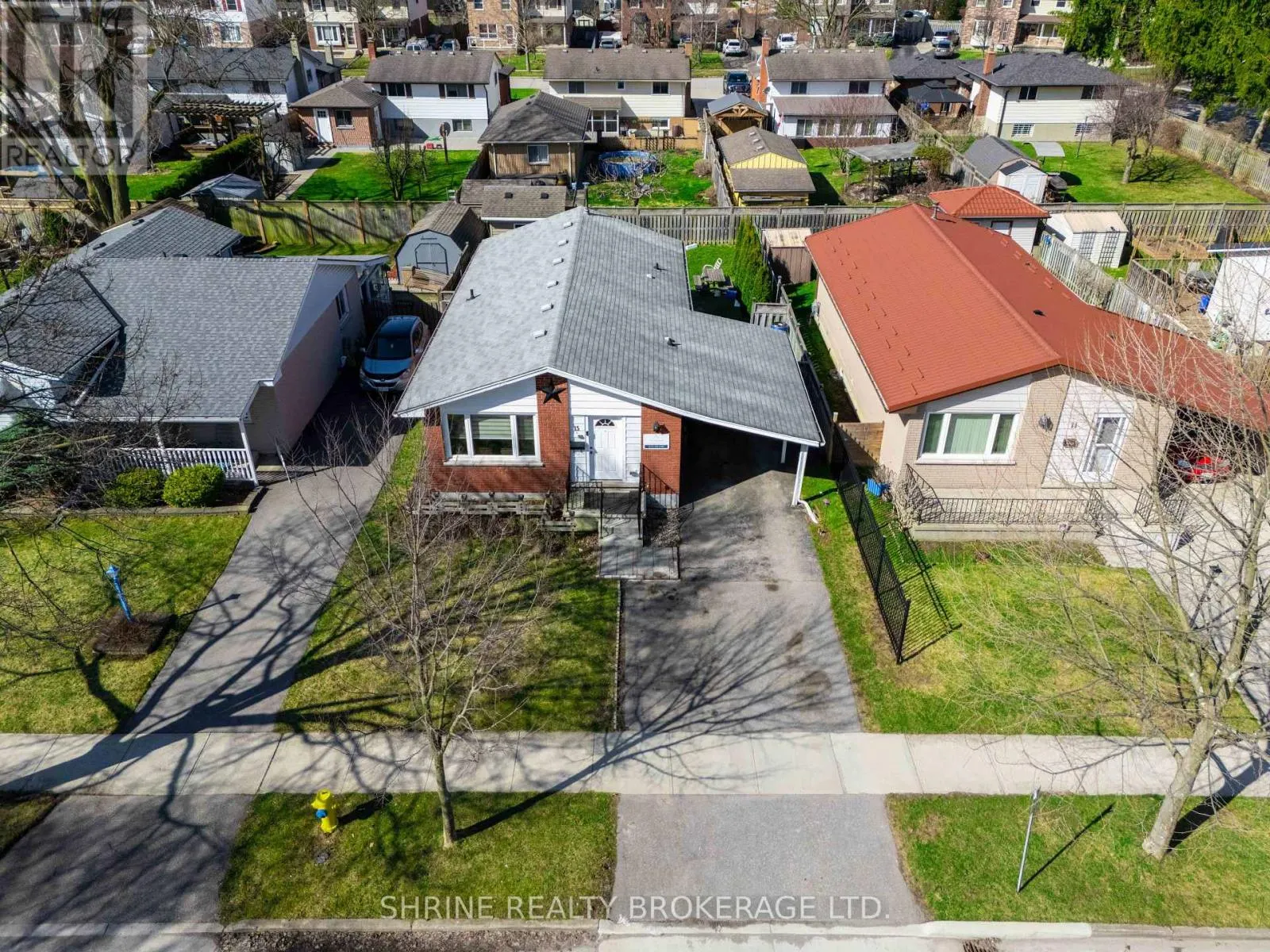 15 GARLAND CRESCENT