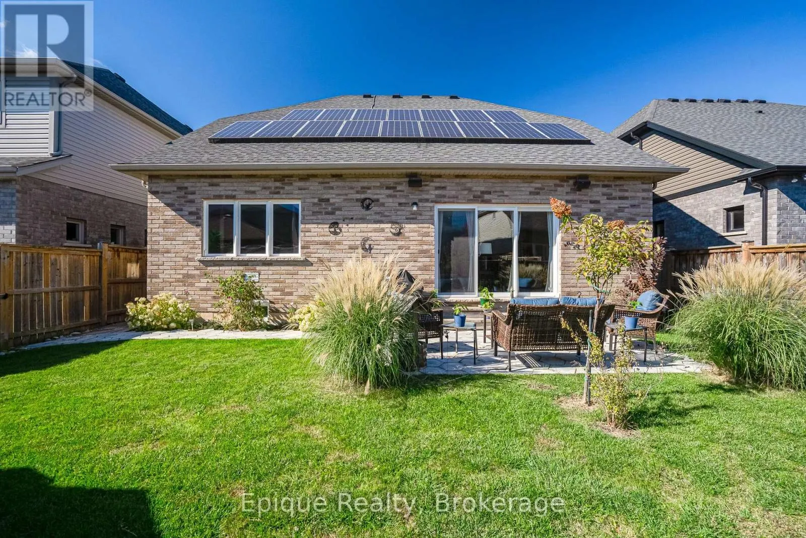 68 ROSELAWN CRESCENT
